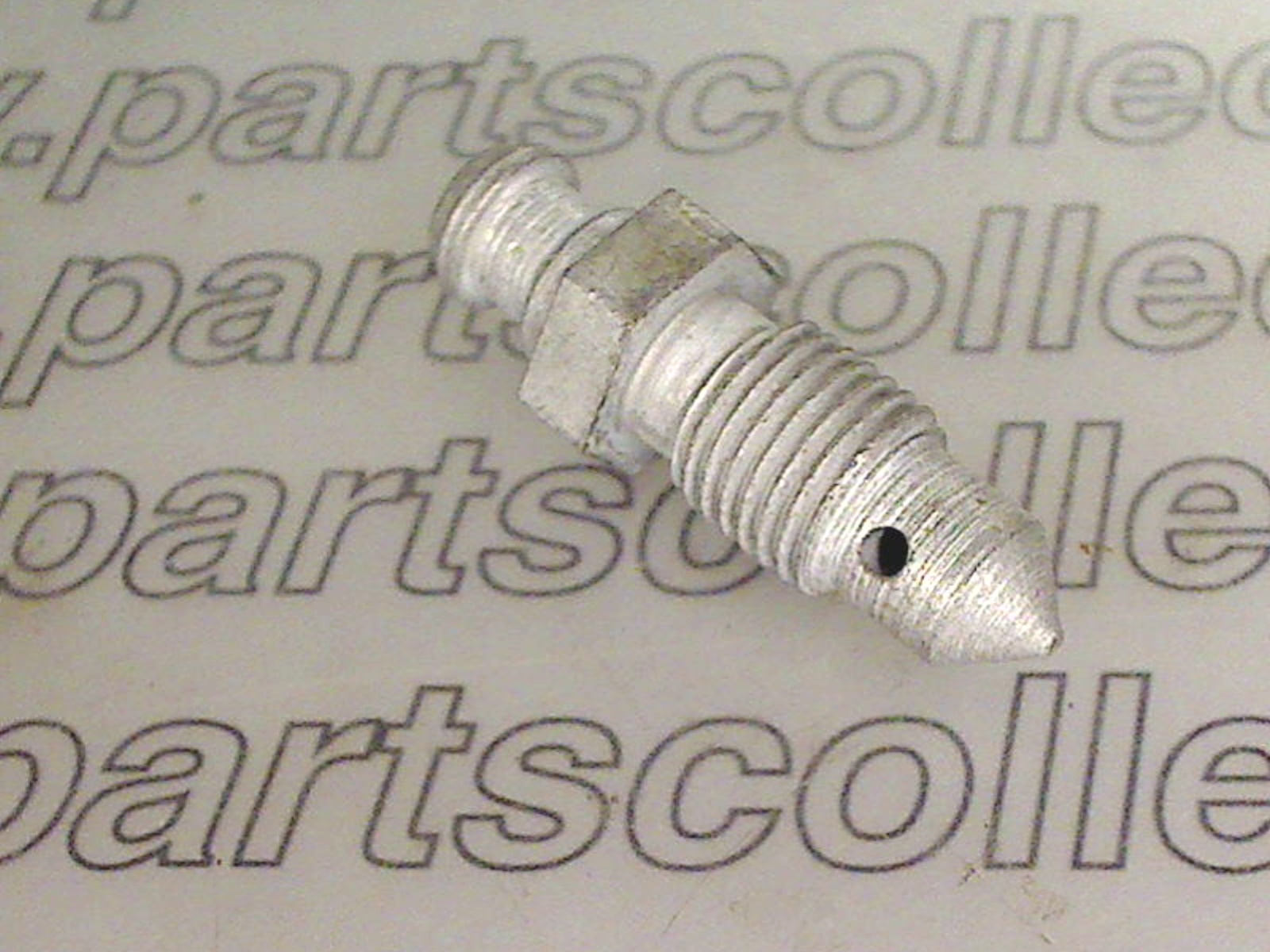 CLUTCH CYLINDER DRAIN SCREW